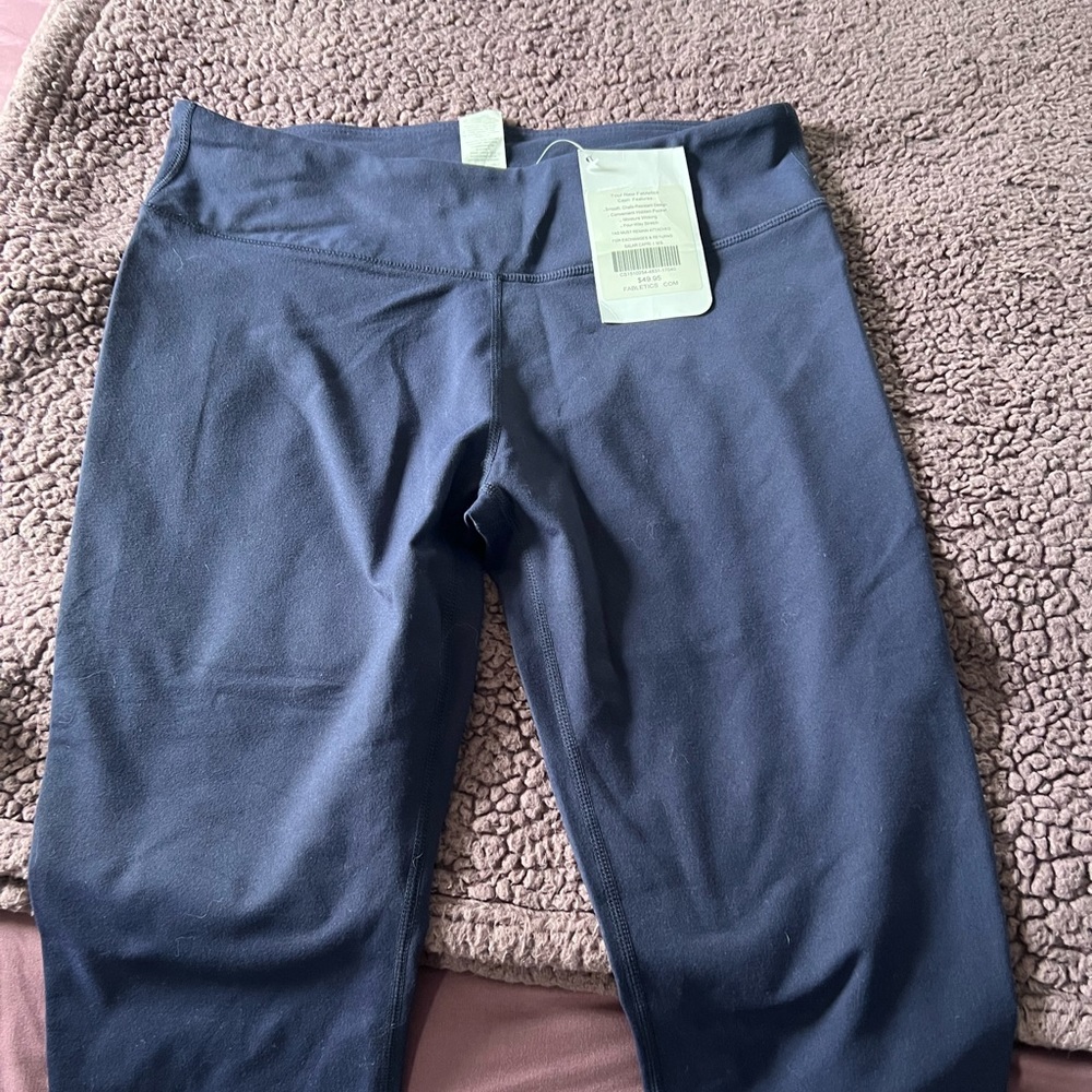 NWT Fabletics navy capri pants medium